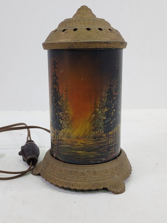 Vintage Scene-in-Action Corp Forest Fire Motion Lamp