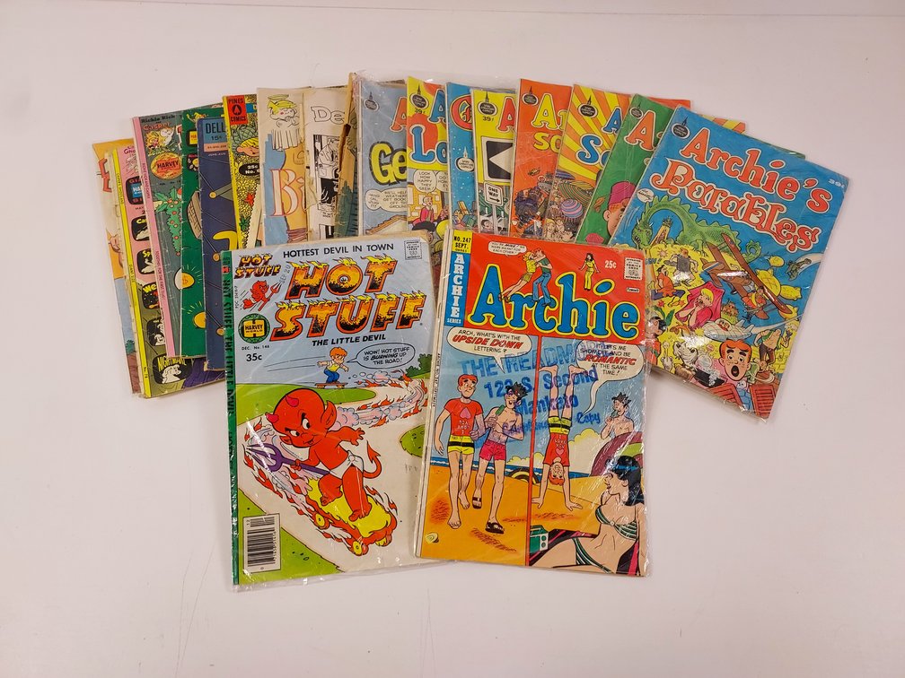 (19) Vintage Comic Books