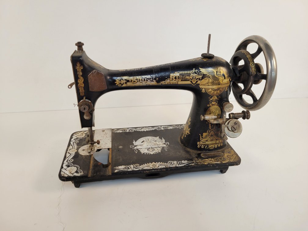 1910 Singer Sewing Machine Model No. 27