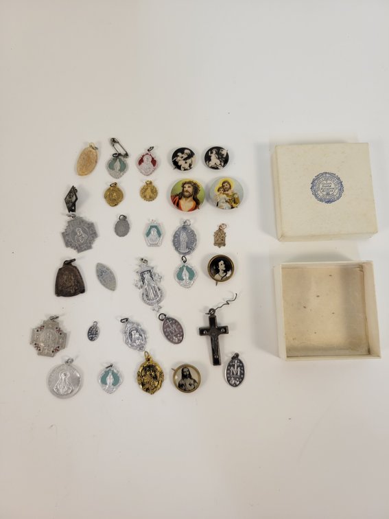 (30) Vintage/Antique Religious Pendants and Pins