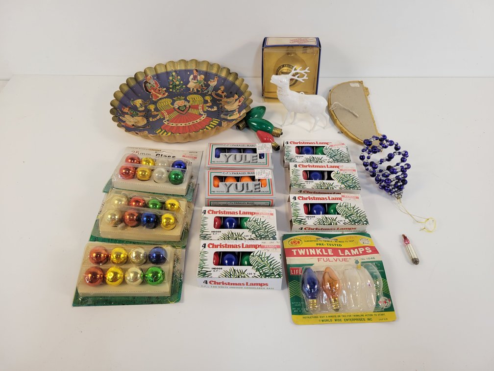 Vintage Christmas Décor, Light Bulbs and Ornaments
