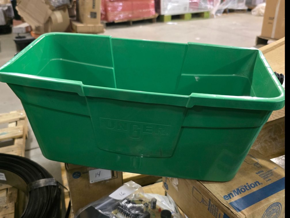 7 1/2 gallon bucket.