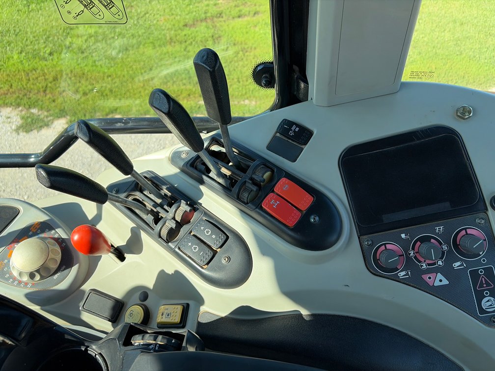 Image for 2009 Massey Ferguson 6480