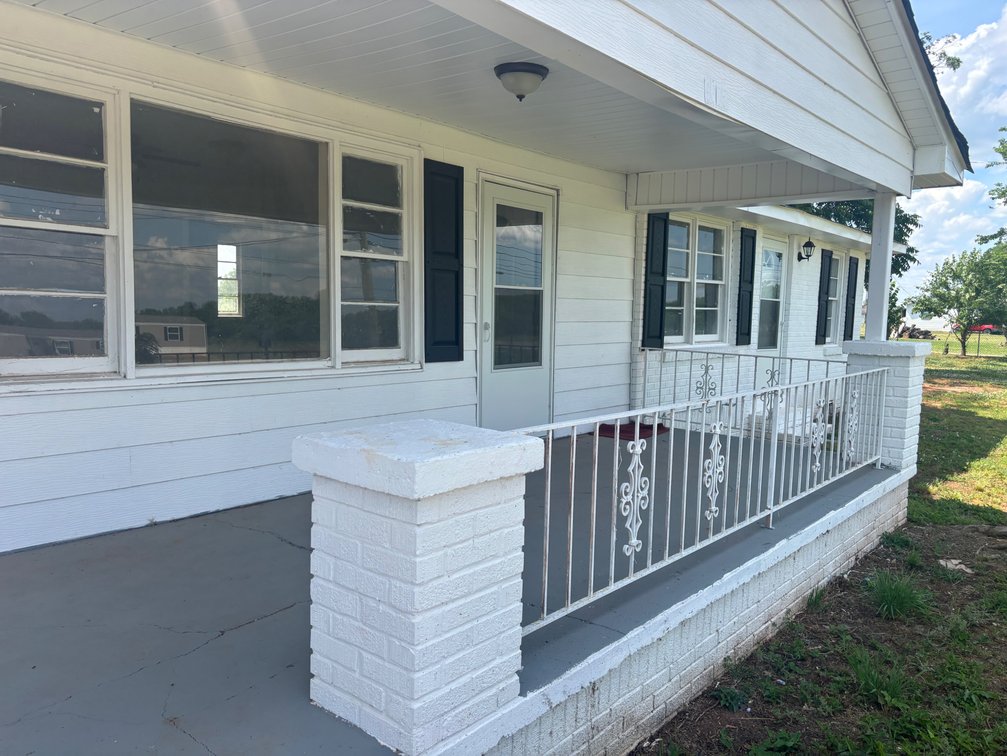Image for Online Real Estate Auction! 4 BR, 2 BA Brick & Siding Home On 0.73 Acre+/- ~ Leighton, AL