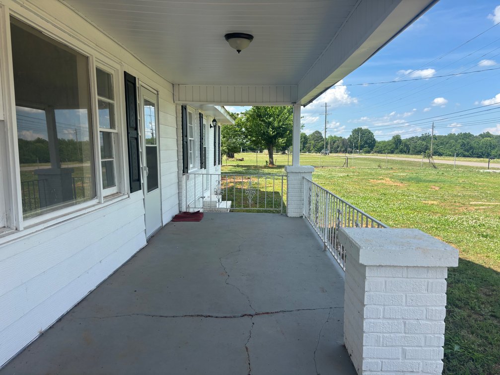 Image for Online Real Estate Auction! 4 BR, 2 BA Brick & Siding Home On 0.73 Acre+/- ~ Leighton, AL