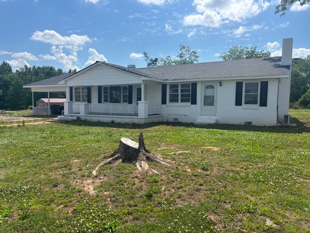 Image for Online Real Estate Auction! 4 BR, 2 BA Brick & Siding Home On 0.73 Acre+/- ~ Leighton, AL