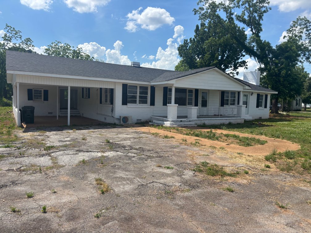 Image for Online Real Estate Auction! 4 BR, 2 BA Brick & Siding Home On 0.73 Acre+/- ~ Leighton, AL
