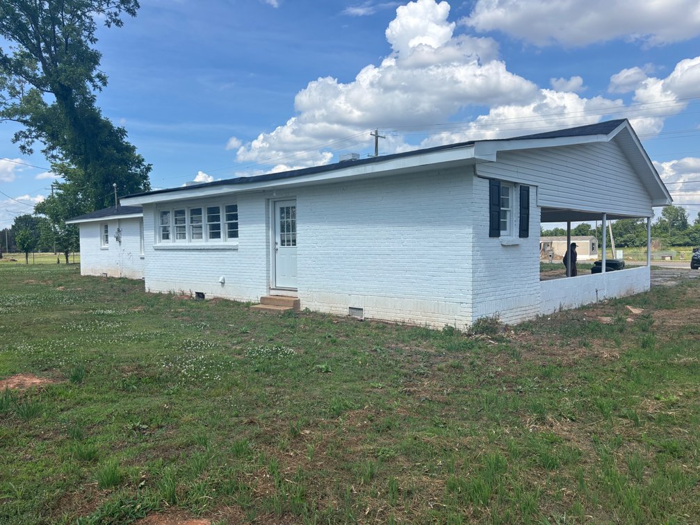 Image for Online Real Estate Auction! 4 BR, 2 BA Brick & Siding Home On 0.73 Acre+/- ~ Leighton, AL