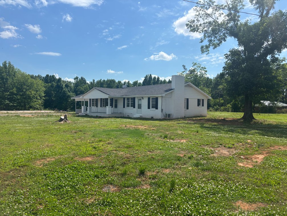 Image for Online Real Estate Auction! 4 BR, 2 BA Brick & Siding Home On 0.73 Acre+/- ~ Leighton, AL