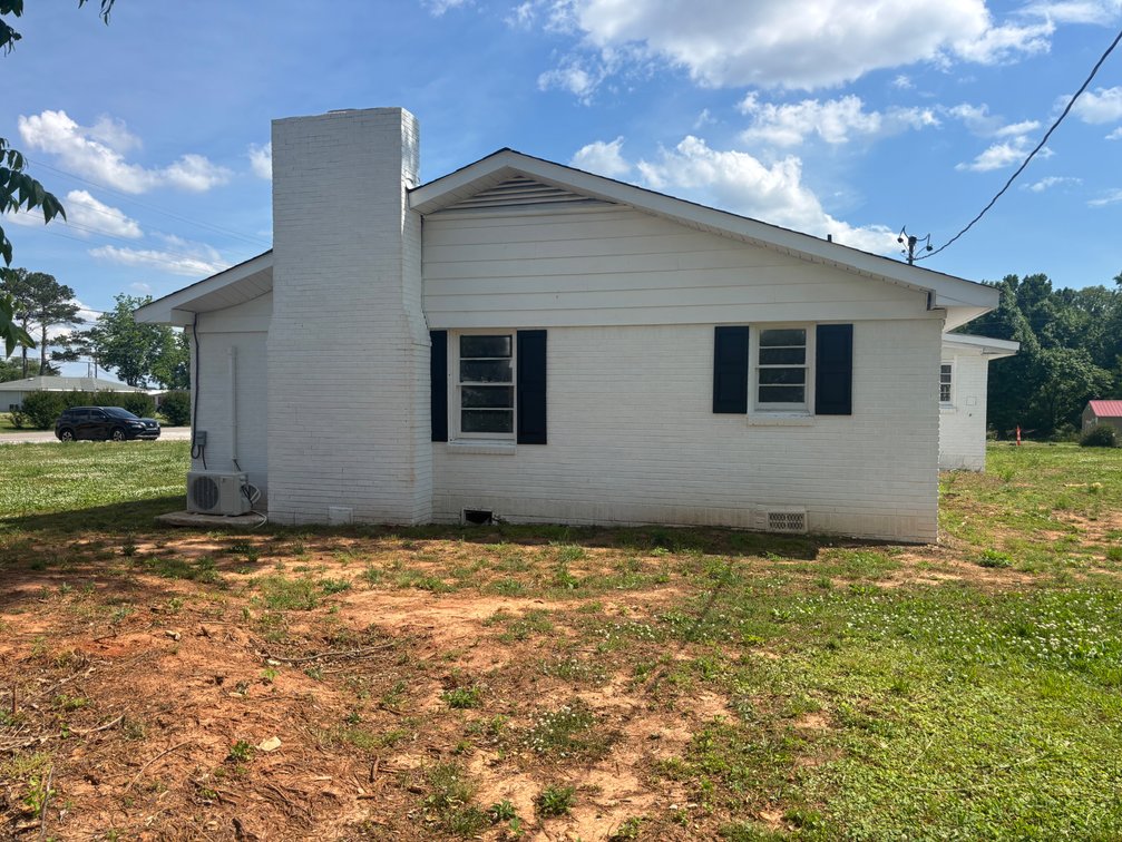 Image for Online Real Estate Auction! 4 BR, 2 BA Brick & Siding Home On 0.73 Acre+/- ~ Leighton, AL