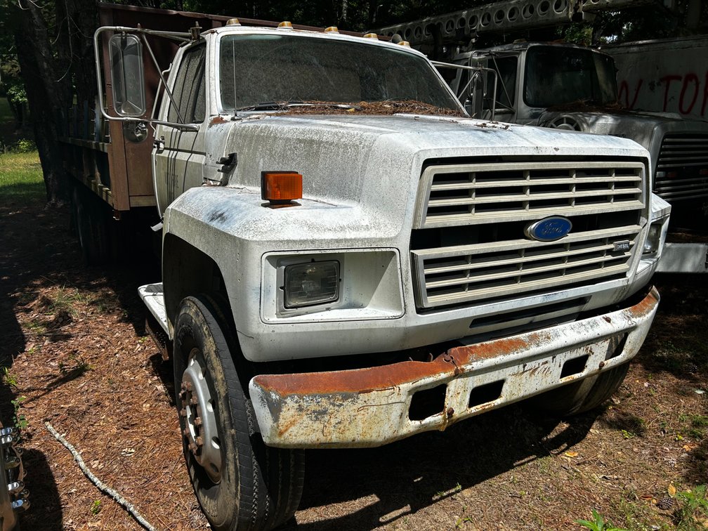 1988 Ford F800 Dump Truck