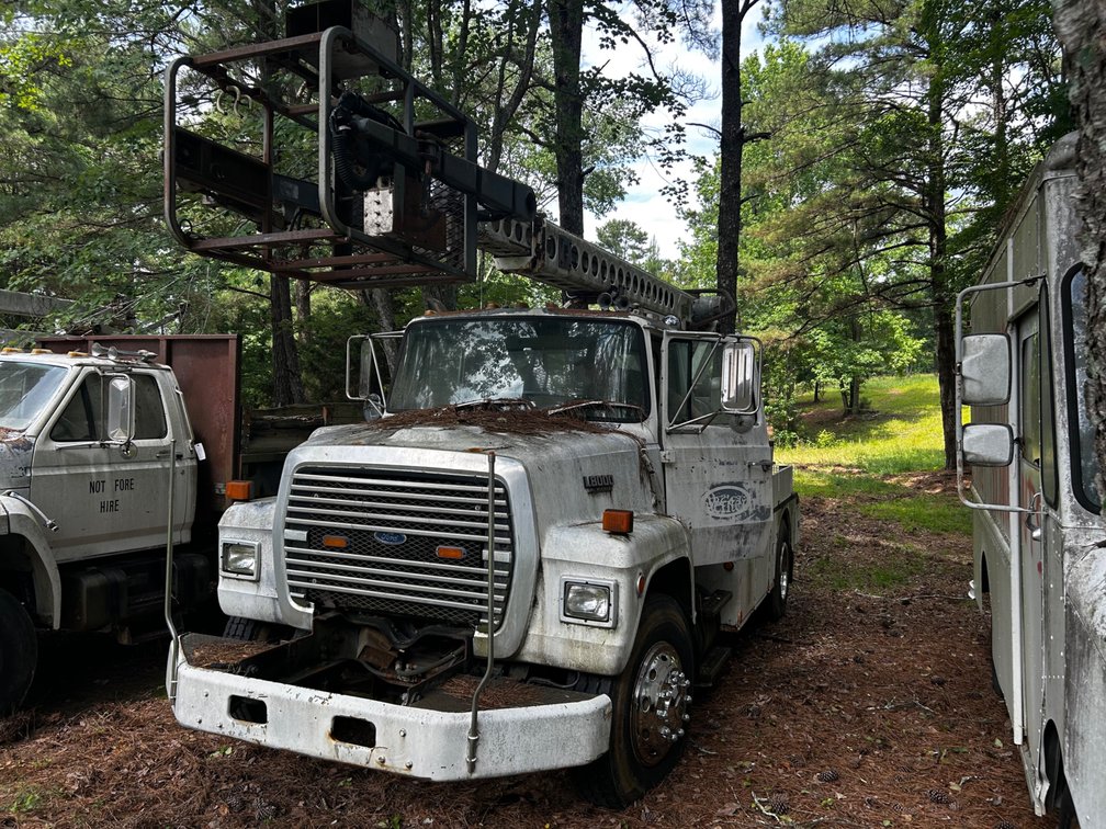 1990 Ford L8000 Diesel BucketTruck