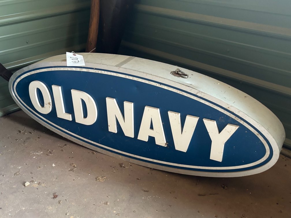 “Old Navy” sign
