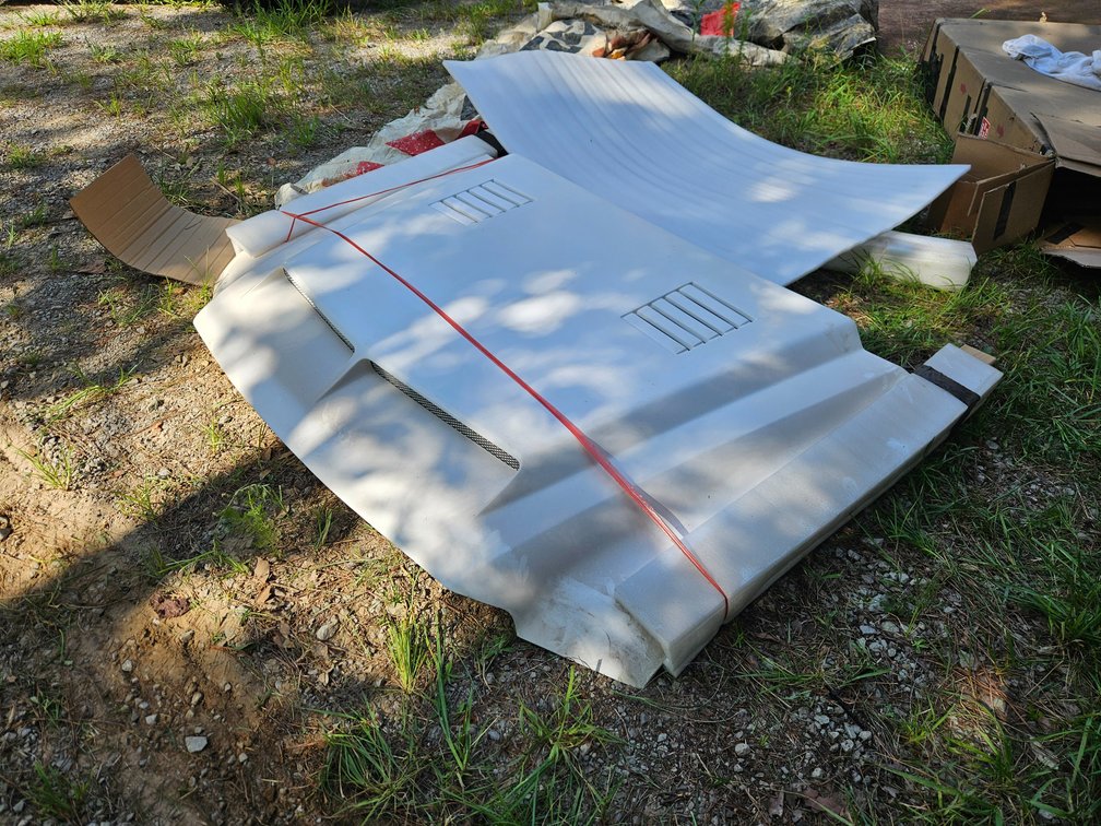 99-07 Ford super duty hood, unused