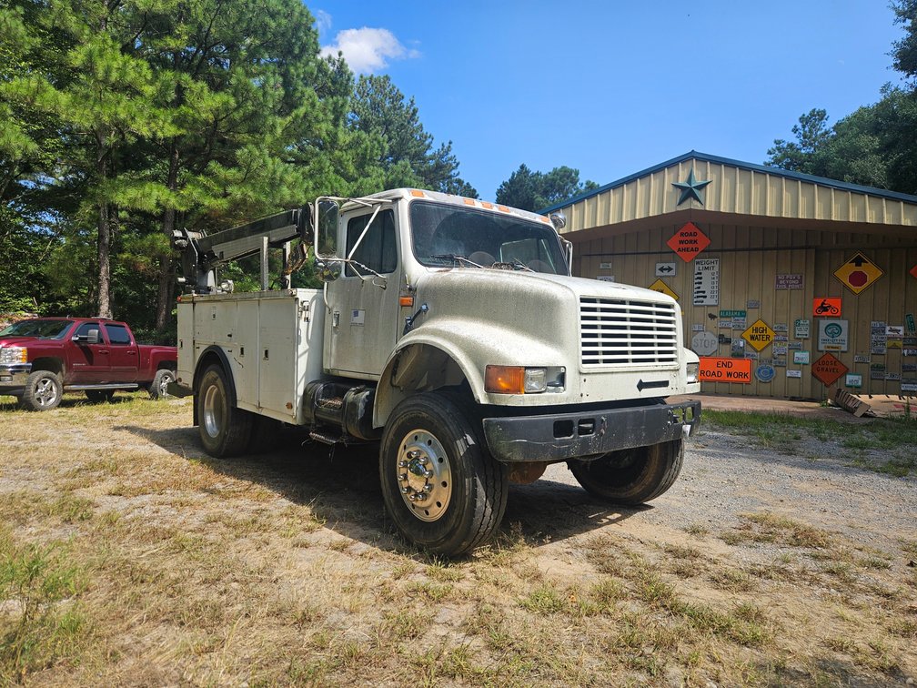 1994 International 4800 Crane Truck