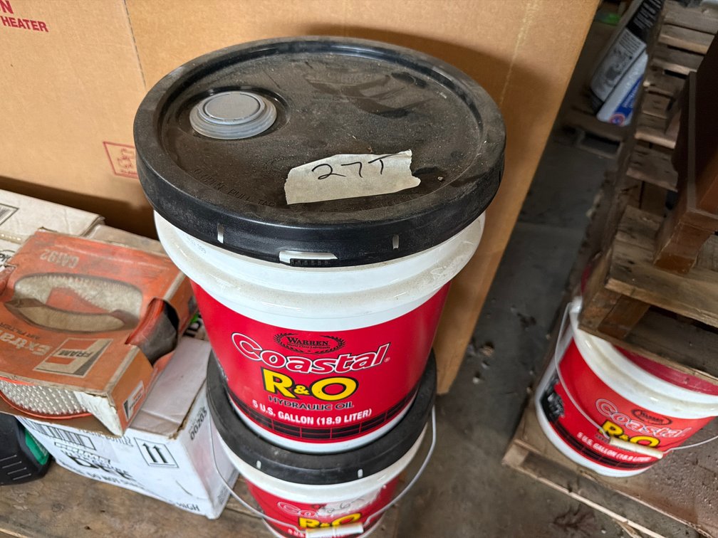 Hydraulic oil