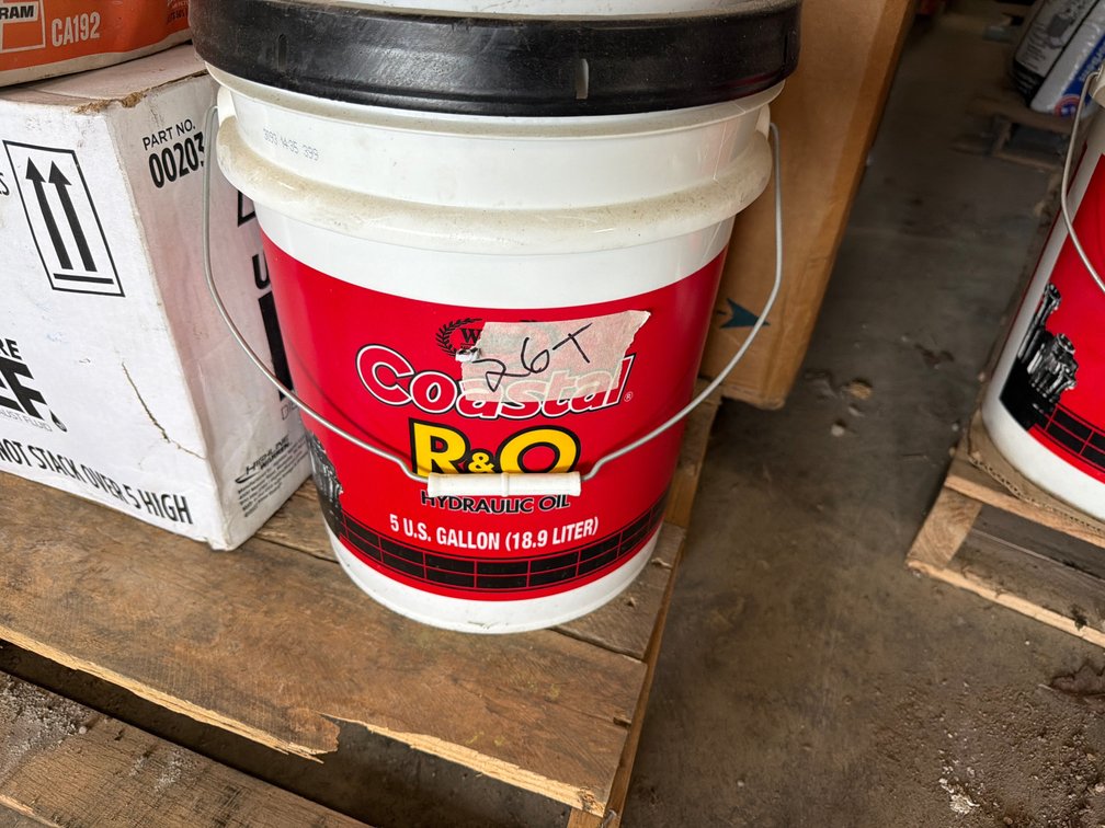 Hydraulic oil
