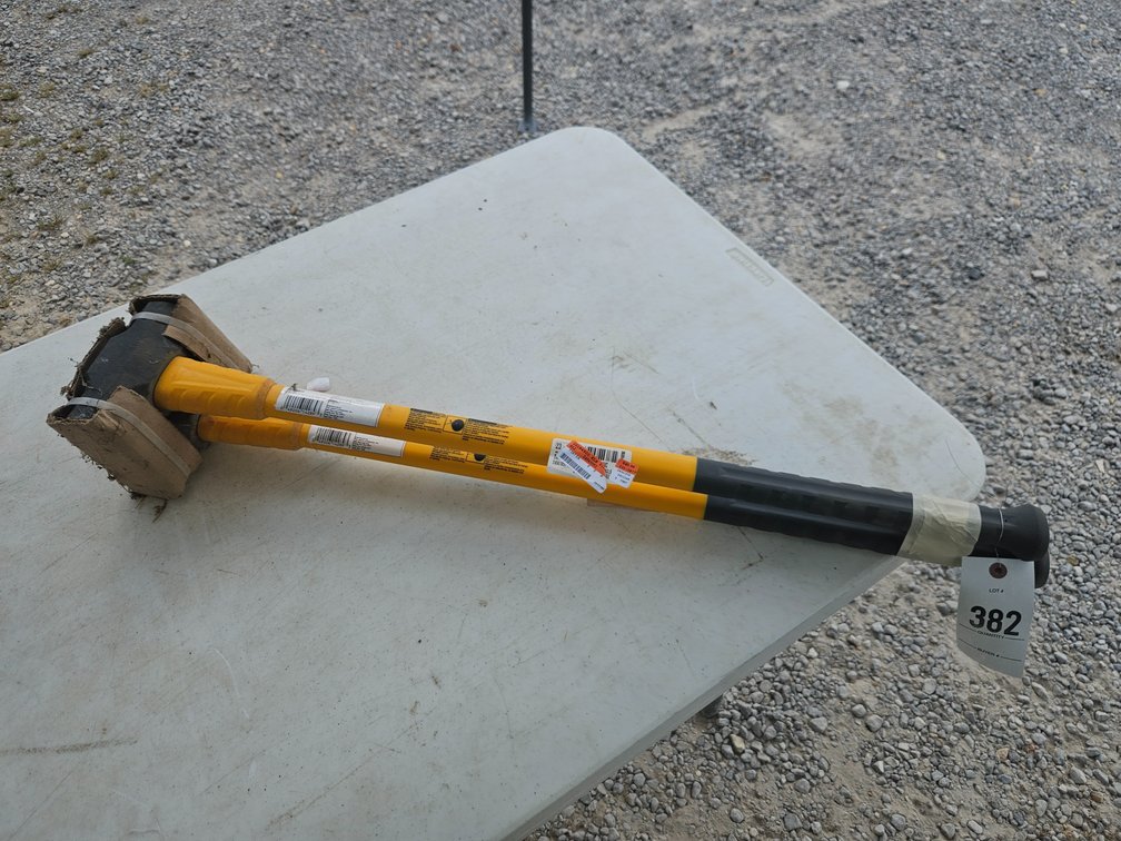 (2) 8lb hammers