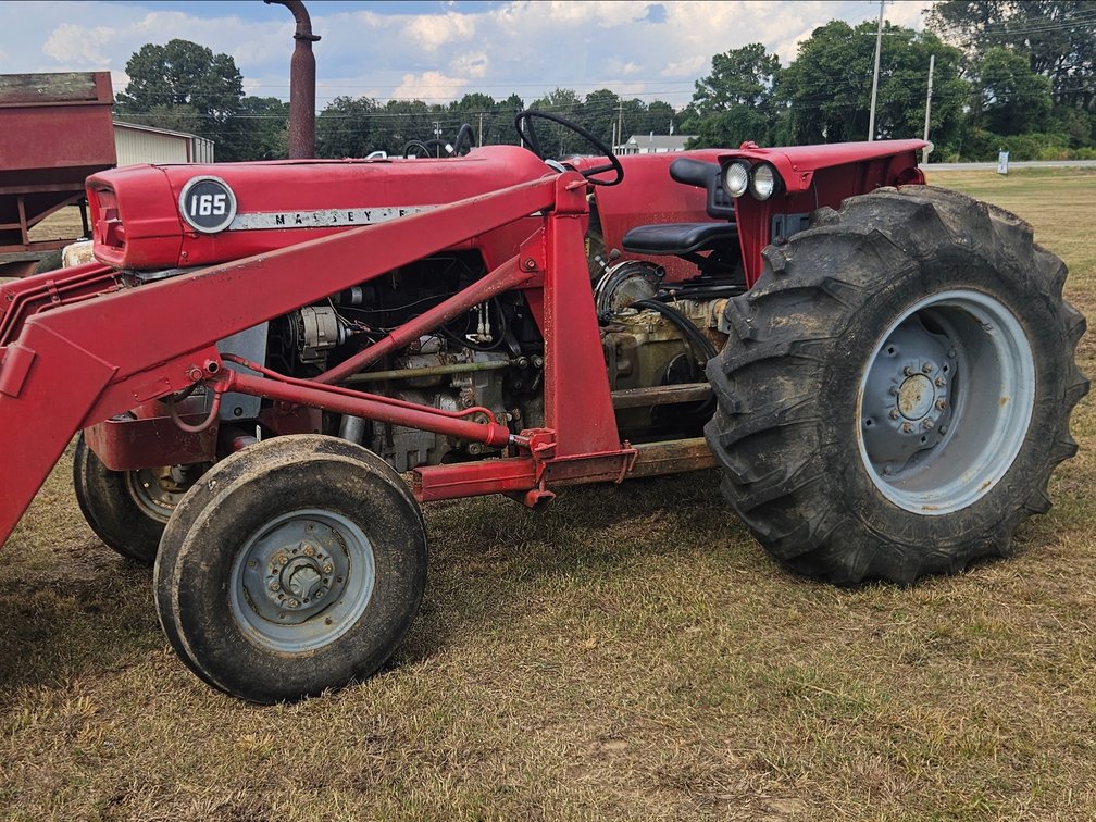 Massey Ferguson 165 tractor with front end loader