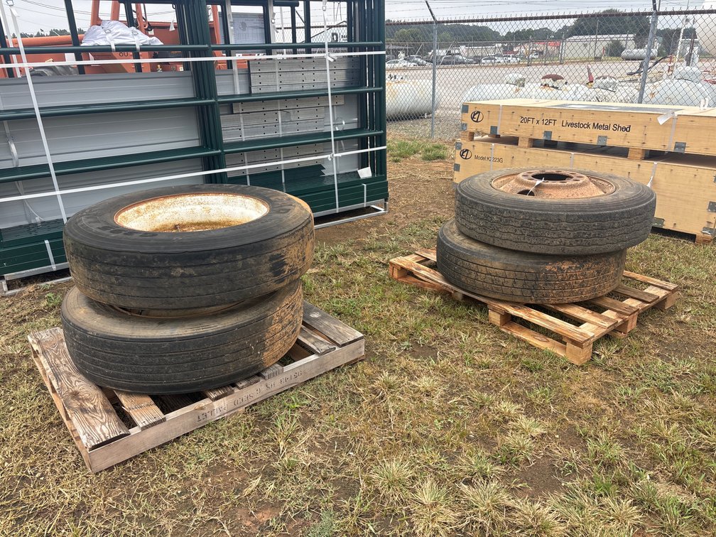 (4) 285/75 R 24.5 Tires & Wheels