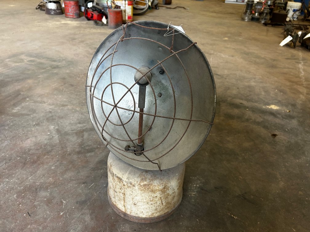 Vintage metal heater lamp