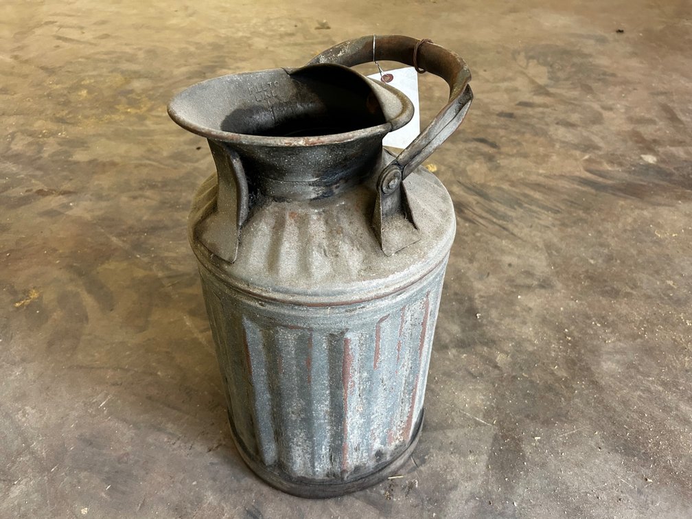 Davisbilt 5 gallon metal jug