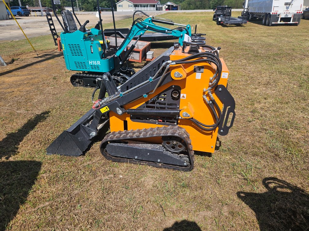 Gasoline mini skid steer loader