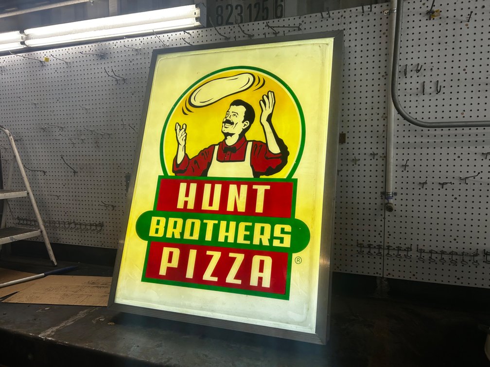 Light up Hunt Brothers Pizza sign