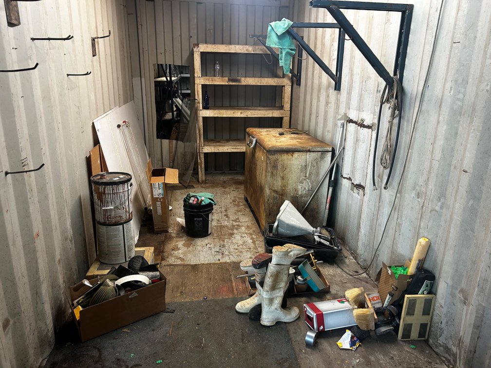 Contents of room