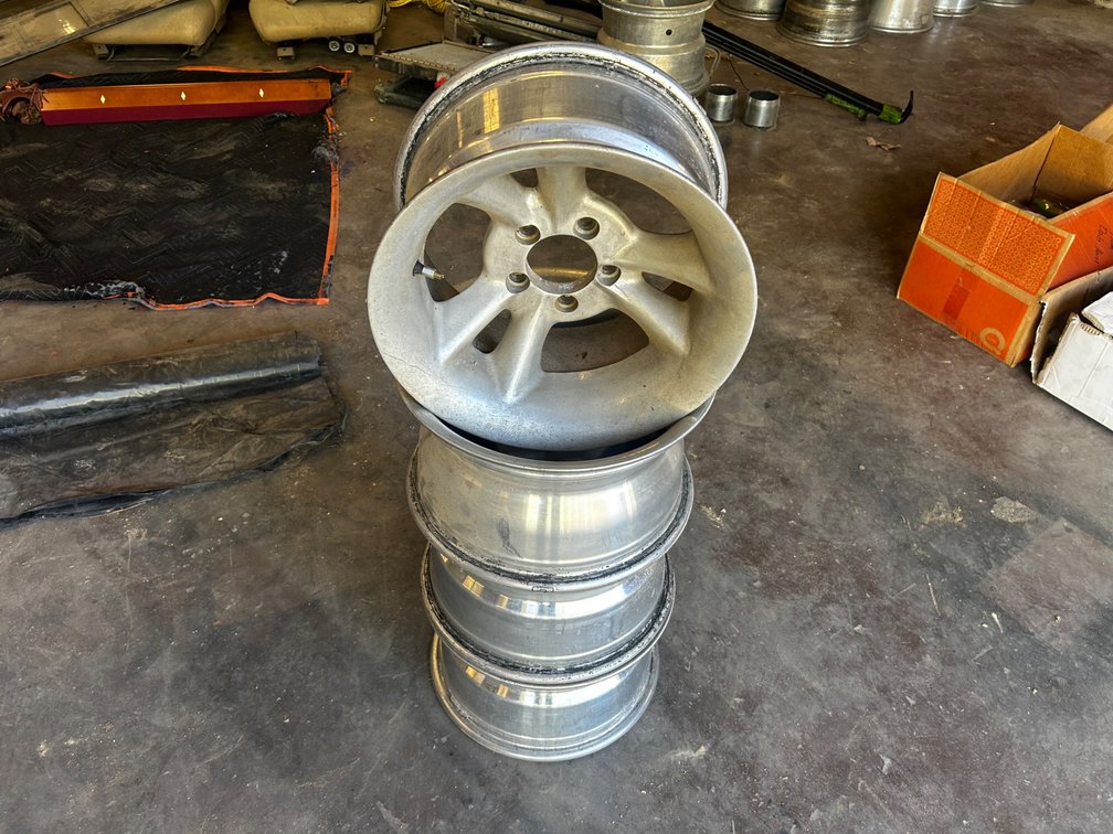 (4) 5 lug wheels