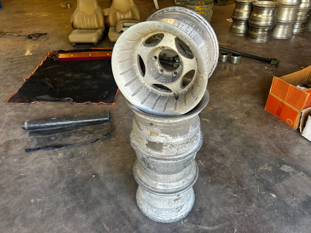 (4) 6 lug wheels