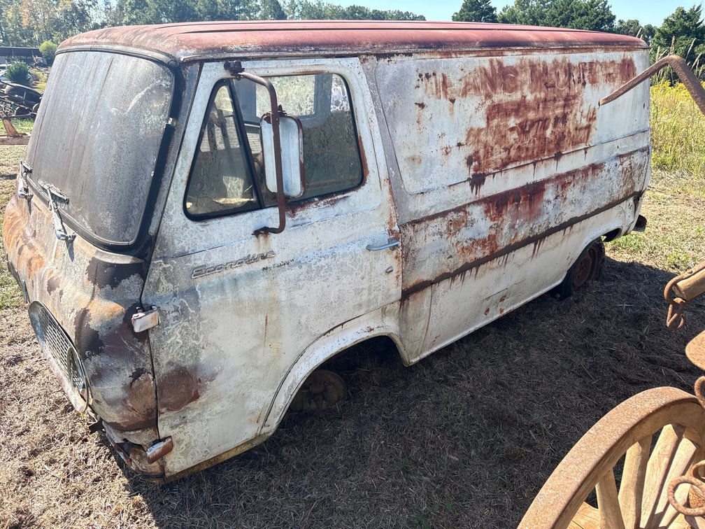 Ford Econoline van (roller, no engine)