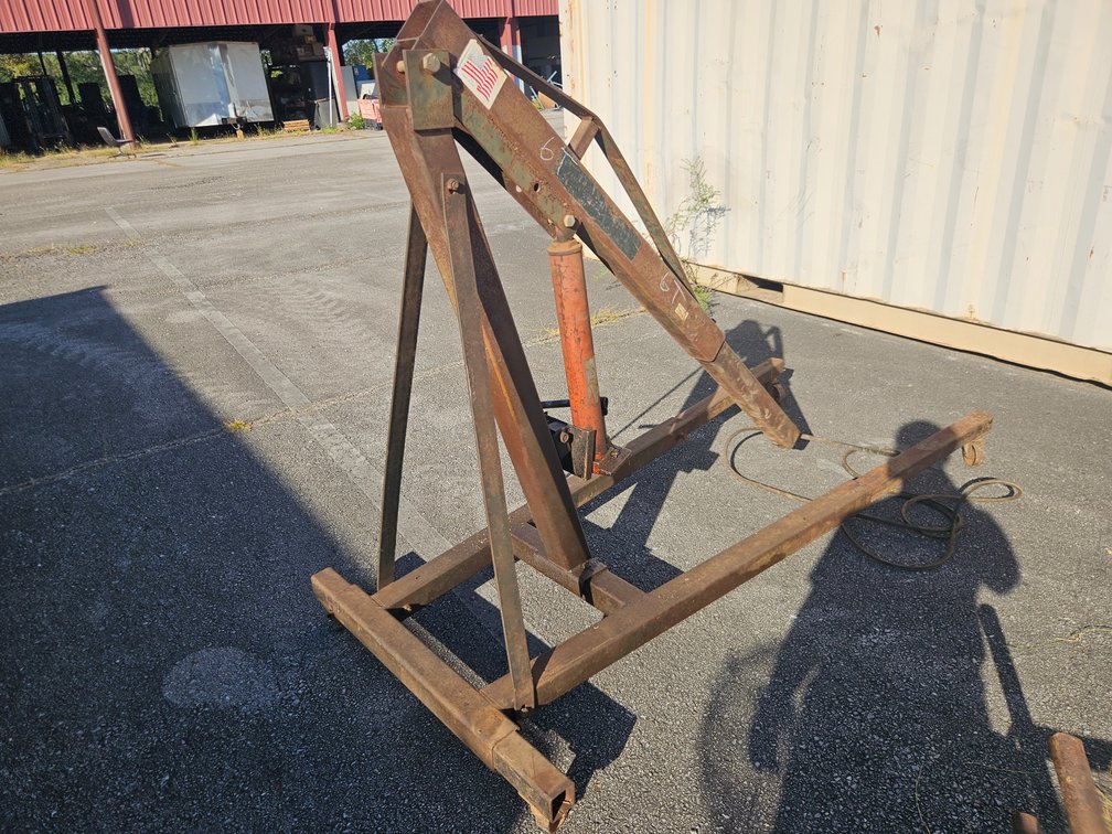 Engine hoist