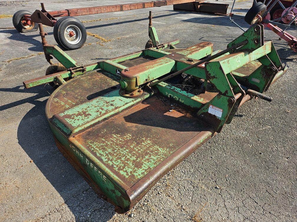 1008 John deere 10 ft 3 pt bushhog