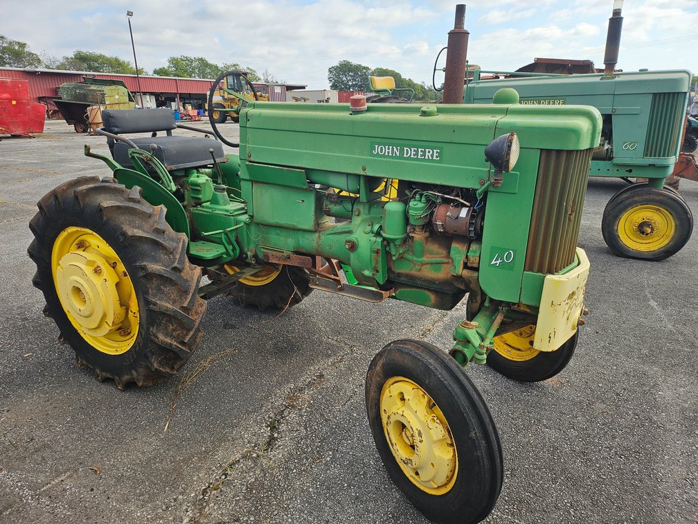 John Deere Model 40 wide front tractor
