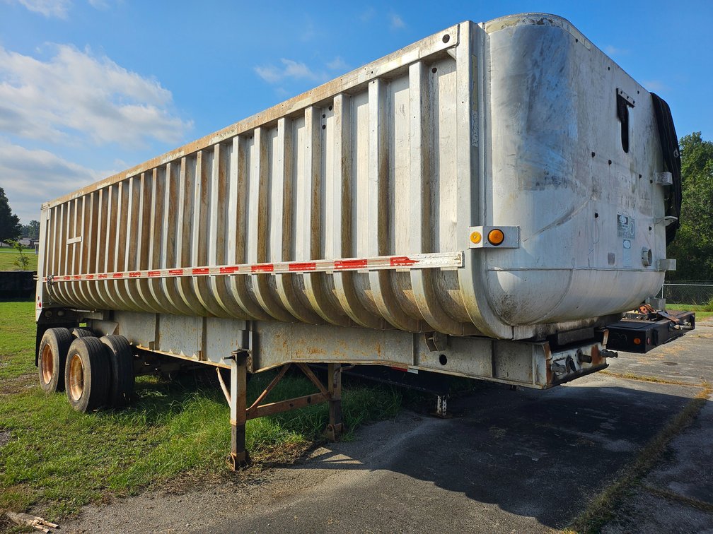 1987 Fruehauf 27 ft aluminum dump trailer