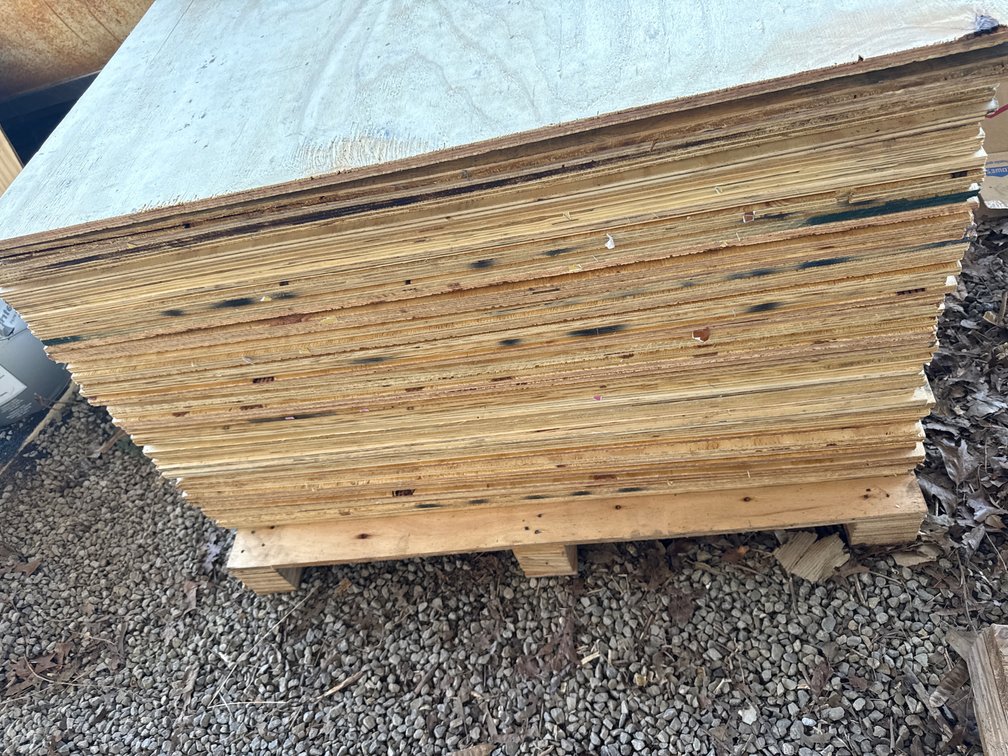 50 pc of 1/2”x29.5x45.5 plywood