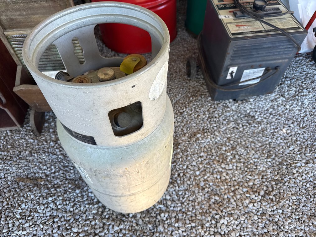 Forklift propane tank