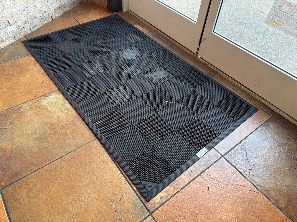 Rubber anti-fatigue area mat
