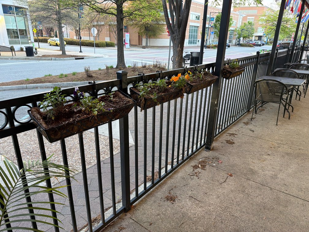 Metal hanging planters