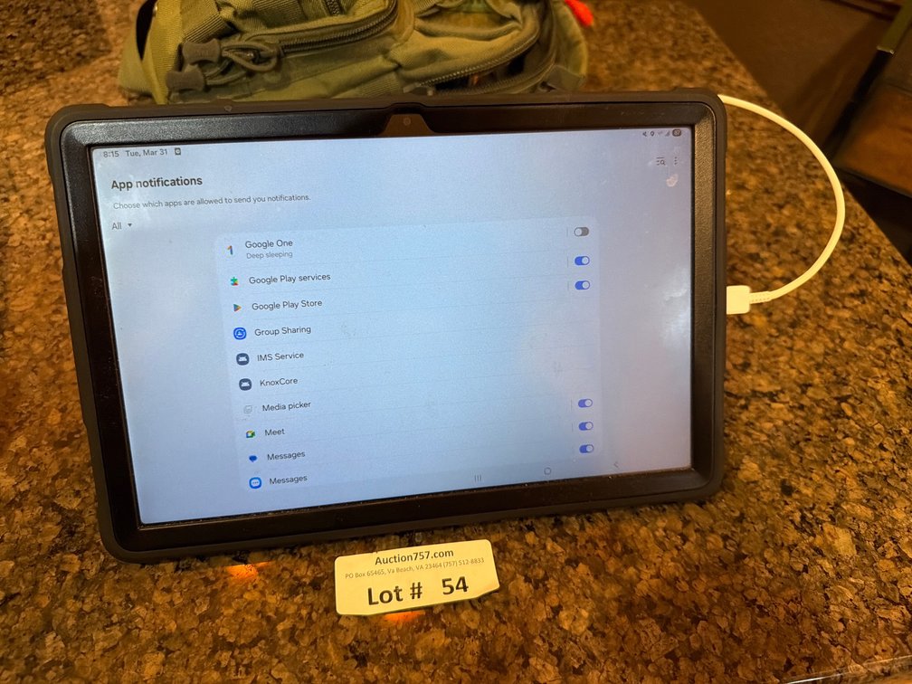 Samsung tablet in protective case w/ stand & charging cord