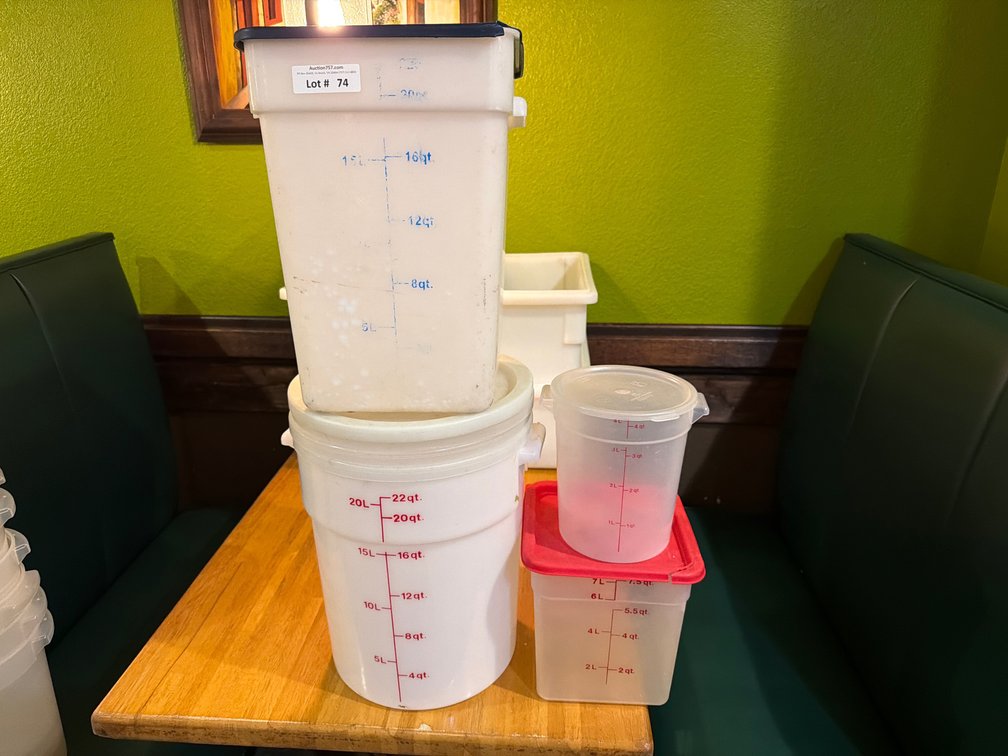 Cambro measuring storage containers w/ lids