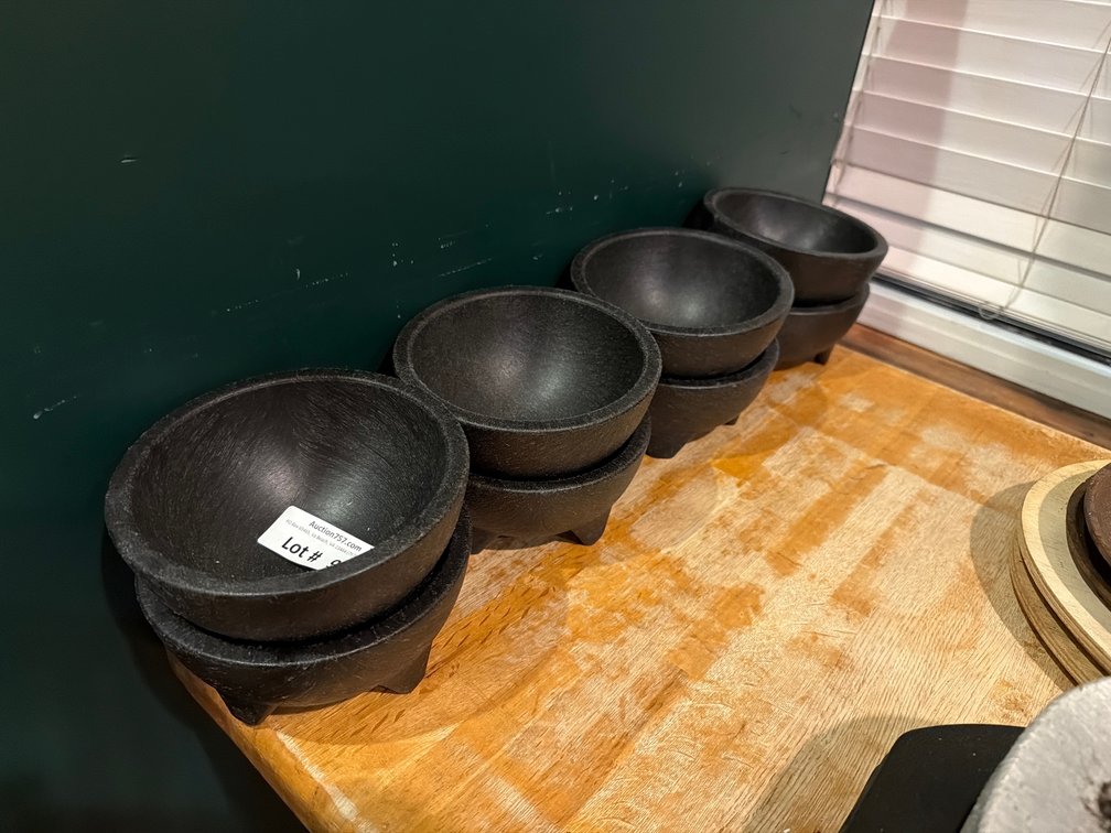Lot: 8 HS Inc black 6” guacamole bowls