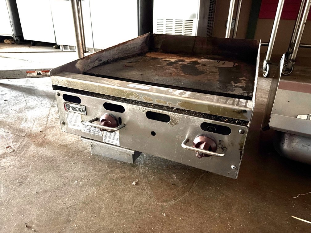 Wolf 24” countertop gas flat grill