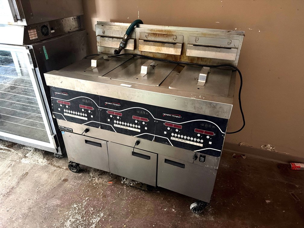 Henny Penny 3 bank gas fryer on wheels