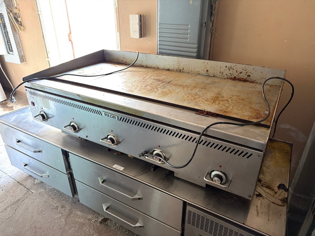 Vulcan 60” countertop gas flat grill