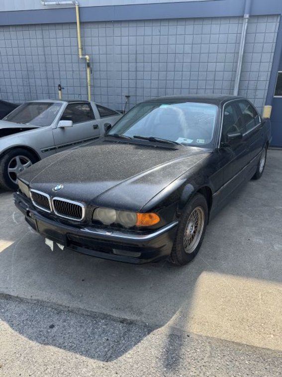 1999 BMW 740I