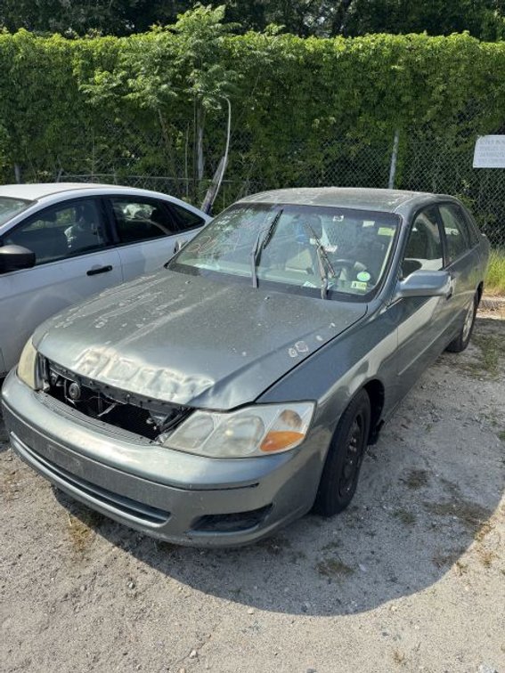 2002 TOYOTA AVALON