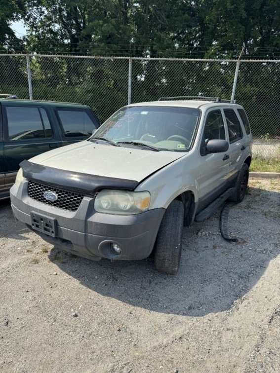 2005 FORD ESCAPE