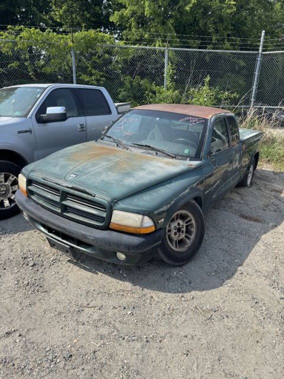 2000 Dodge Dakota Pickup Truck